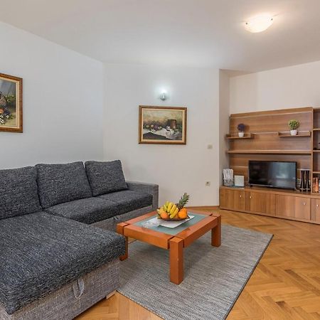 Apartment Amela Porec Esterno foto