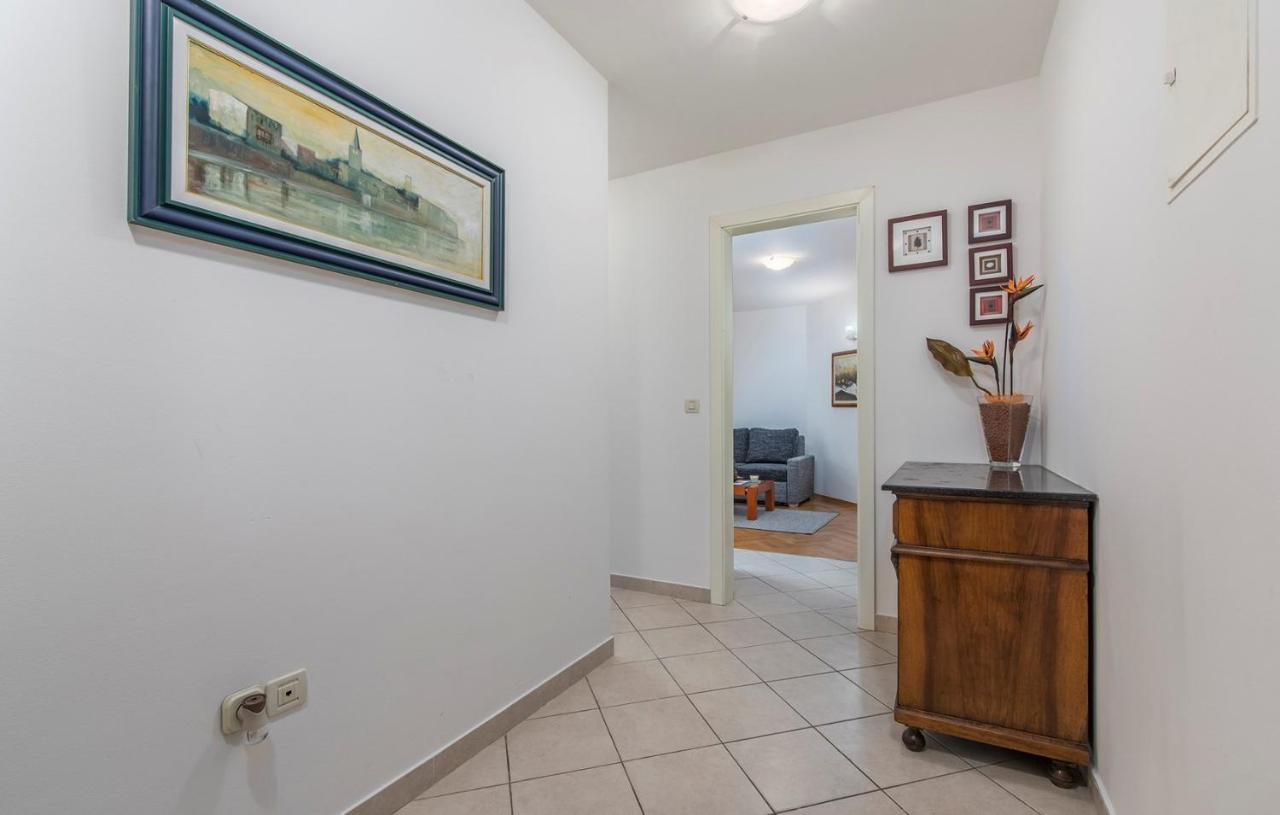 Apartment Amela Porec Esterno foto