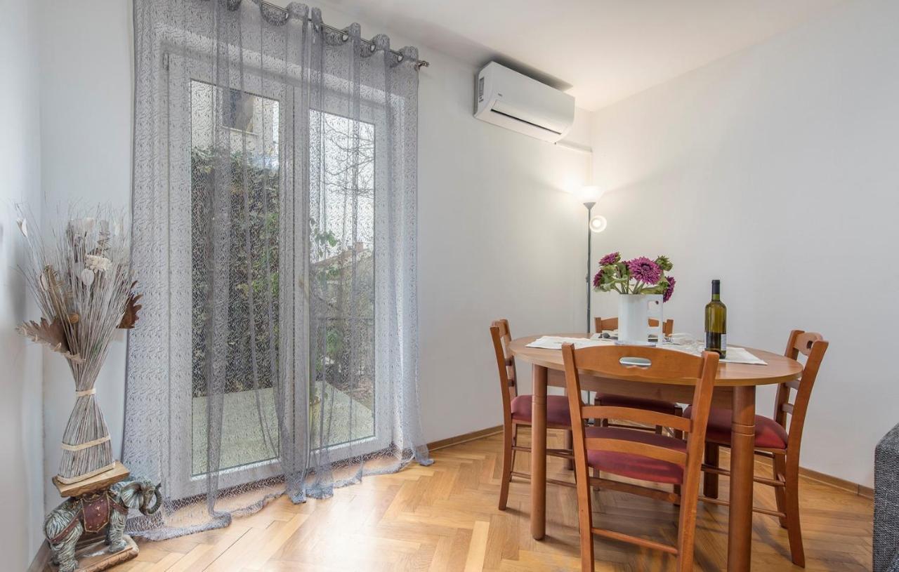 Apartment Amela Porec Esterno foto