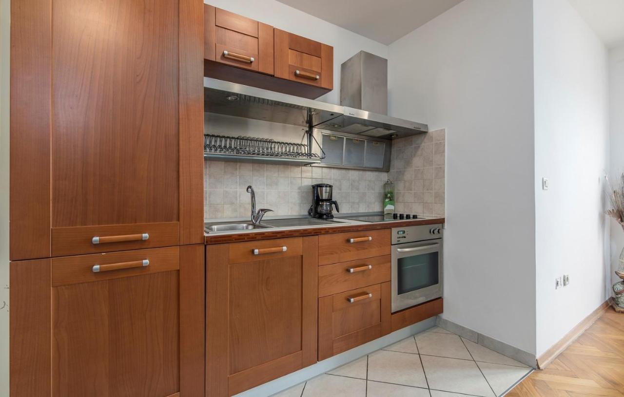 Apartment Amela Porec Esterno foto